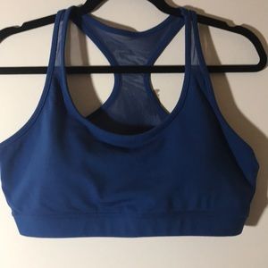 ✨GAP Mesh Racerback Workout Bra!